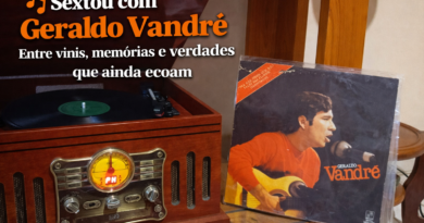 Vitrola antiga tocando disco de vinil ao lado de álbum de Geraldo Vandré, em ambiente aconchegante, representando uma experiência nostálgica e reflexiva sobre a música brasileira.
