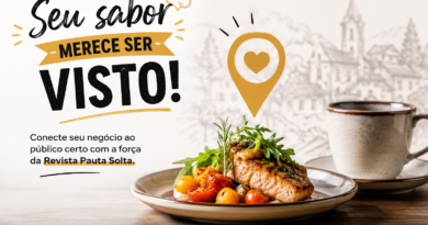 Imagem promocional da Revista Pauta Solta sobre publicidade para restaurantes e negócios de alimentação. Em destaque, um prato gourmet com ingredientes frescos e uma xícara de café sobre uma mesa de madeira. Ao fundo, ilustração suave de uma cidade serrana remete ao turismo regional. No canto superior esquerdo, o título estilizado “Seu sabor merece ser visto!” reforça a conexão entre gastronomia, turismo e divulgação regional. Na parte inferior, aparece o endereço
