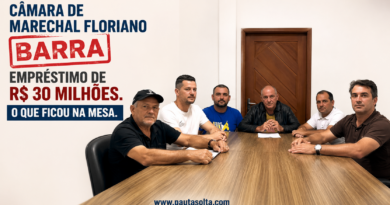 Imagem principal da Revista Pauta Solta mostra seis vereadores de Marechal Floriano reunidos em torno de uma mesa durante a discussão sobre o projeto de empréstimo de R$ 30 milhões. À esquerda, em destaque, o título: "Câmara de Marechal Floriano barra empréstimo de R$ 30 milhões. O que ficou na mesa." A composição é clean, com fundo claro e o endereço www.pautasolta.com centralizado na parte inferior.