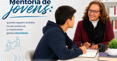 Jovaneide Polon em contexto de mentoria de jovens, orientando um jovem sobre desenvolvimento, escolhas profissionais e preparação para o mercado de trabalho.